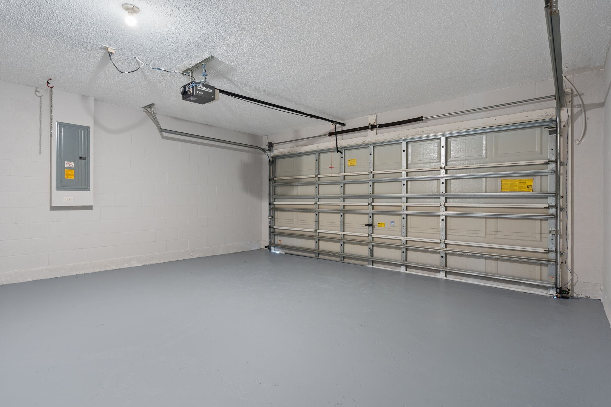 Clean Garge - 9572 Horizon Dr