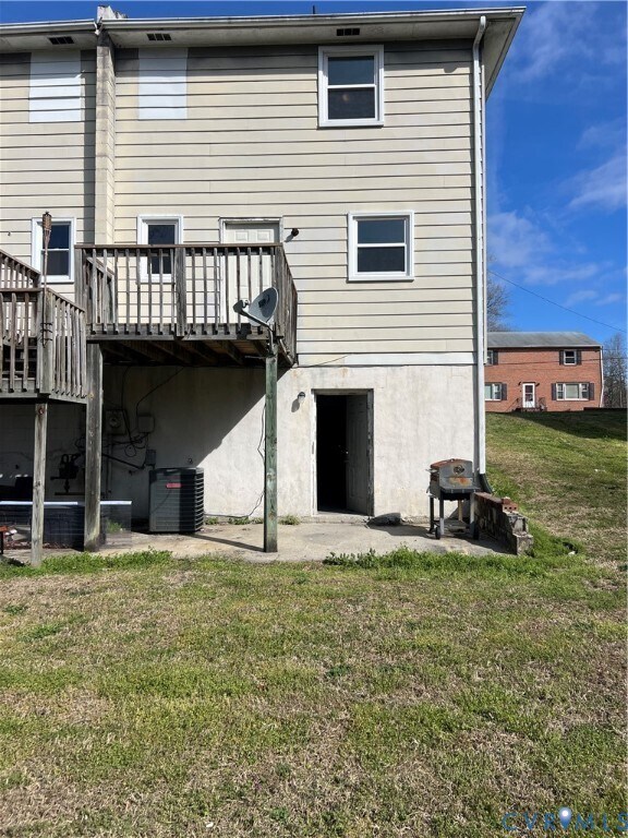 Building Photo - 2356 Dellrose Dr