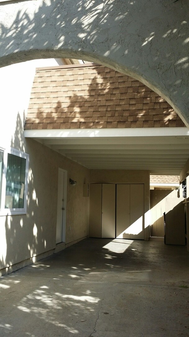 Building Photo - UTC Duplex 1475 Sq Ft 3 bedroom 1.5 ba woo...