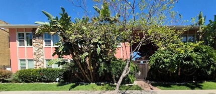 Building Photo - Charming One Bedroom, One Bath Unfurnished Apartment