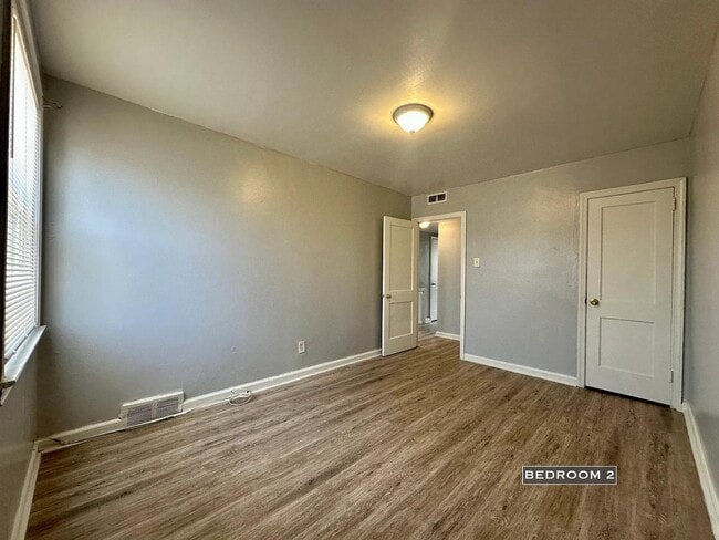 Building Photo - 6242 Mulberry St