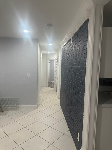 Building Photo - 1841 SW 46th Ave