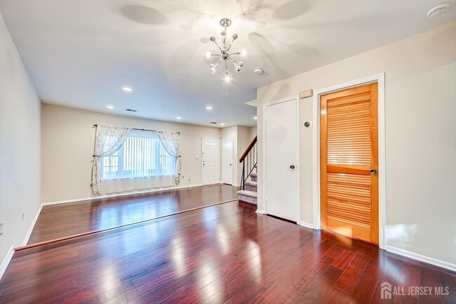 Building Photo - 1224 Thomas Ave