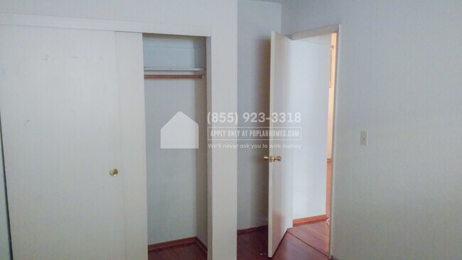 Building Photo - 4475 Red Oak Common