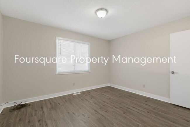 Building Photo - 1105 Timber Dr
