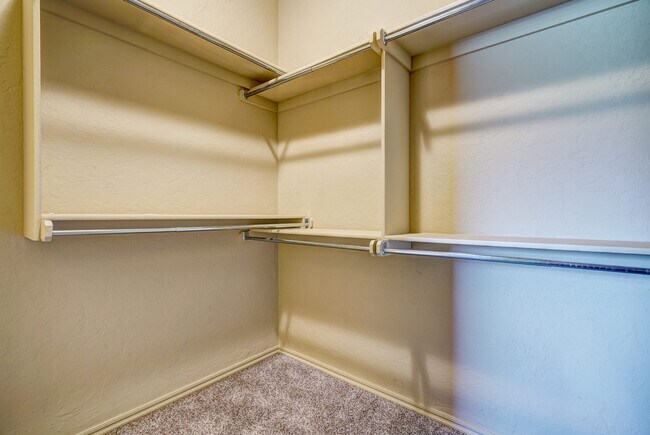 Building Photo - AVAILABLE THE END OF APRIL! 3 OR 4 BDRM, 2 BATHRM, 2 CAR & STORM SHELTER