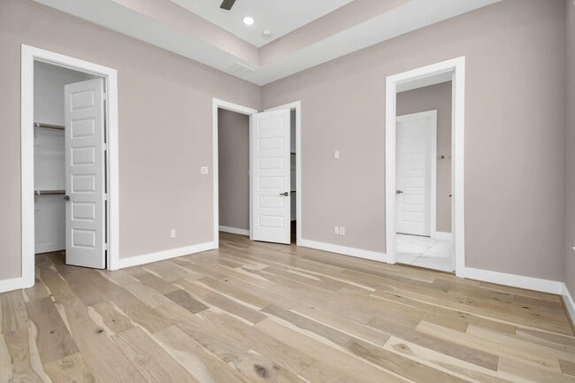 Building Photo - 304 Chobani Ln