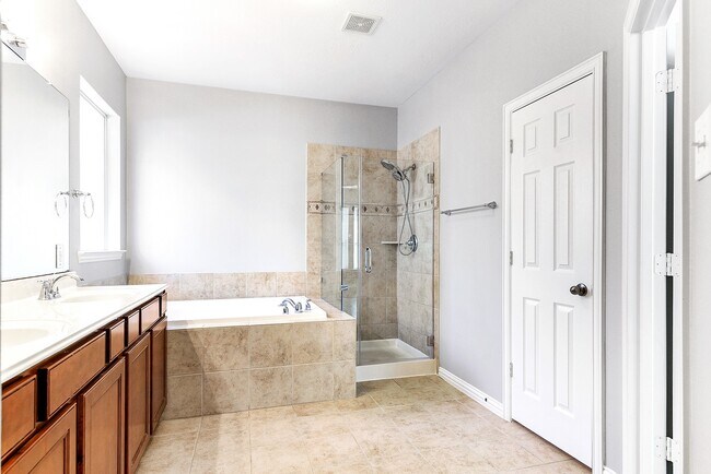 Building Photo - 28223 Daystrom Ln