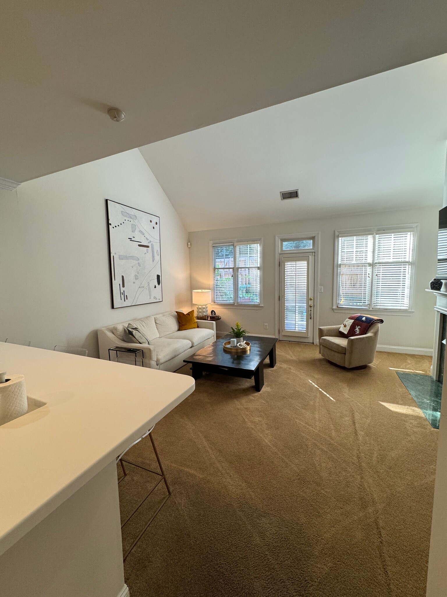 Building Photo - 1156 Hampton Gardens Ln