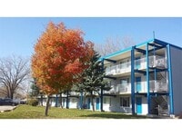 Building Photo - 1609 10th St SE