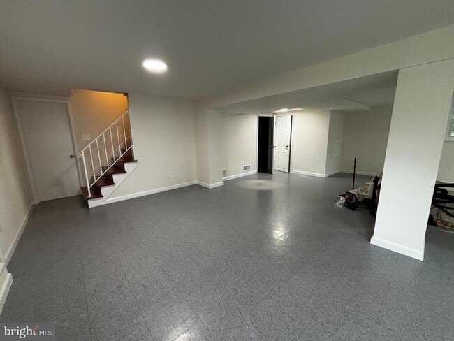 Building Photo - 3329 Military Dr