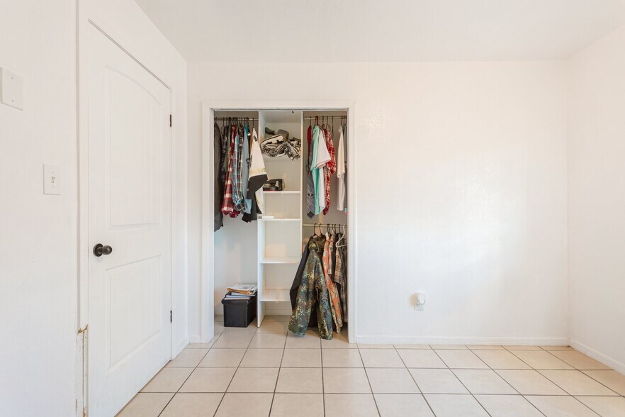 Building Photo - 7245 S Cole Ln