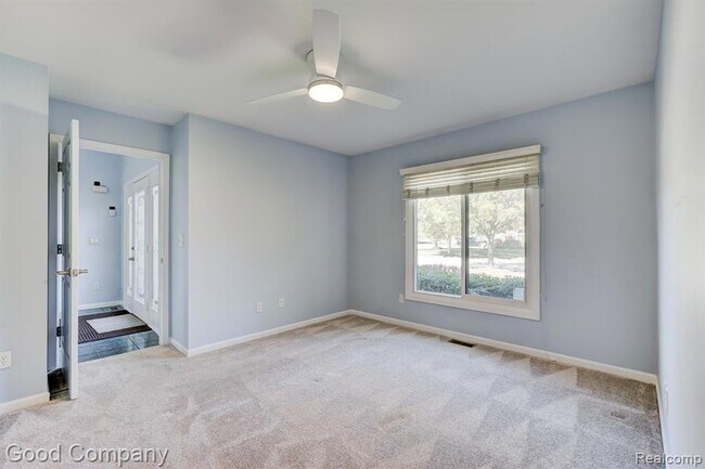 Building Photo - 2924 Wessels Dr