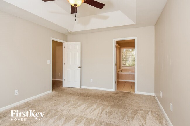 Building Photo - 60 Evans Point