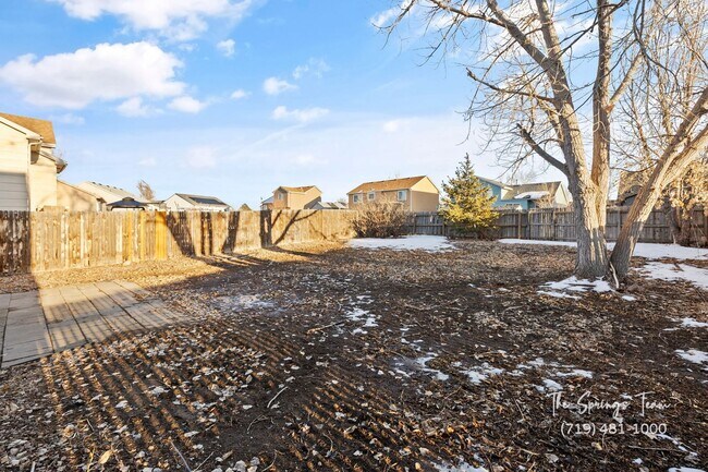 Building Photo - COUNTRYSIDE 3BD/2BA in FOUNTAIN - Security Deposit Waiver Available