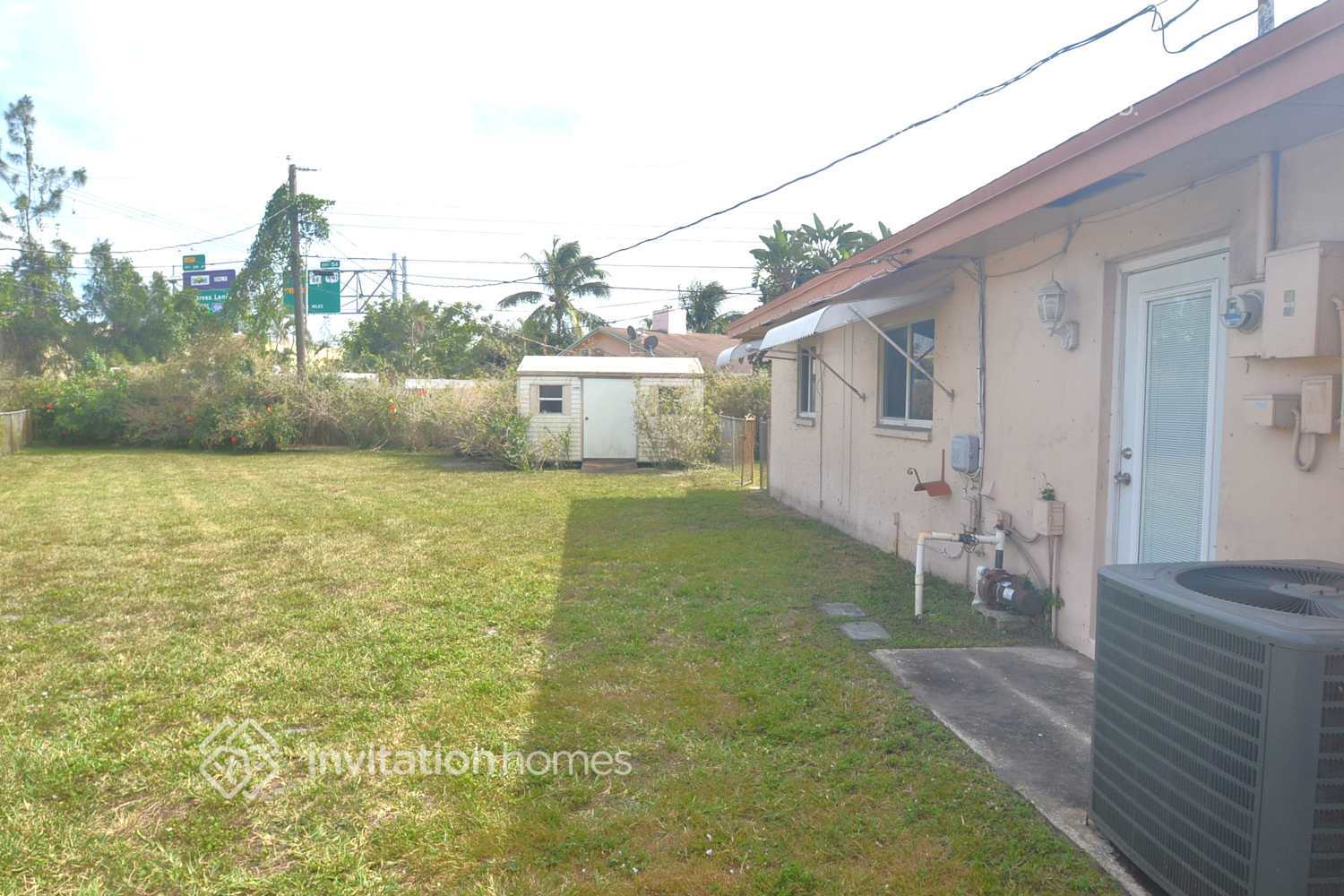Building Photo - 5220 SW 8th Ct