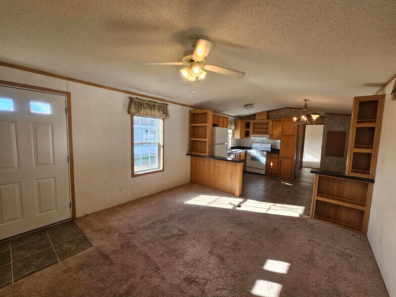 Building Photo - 45 Sunnyfield Dr