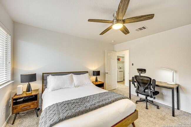 Building Photo - 317 Sea Headrig Dr