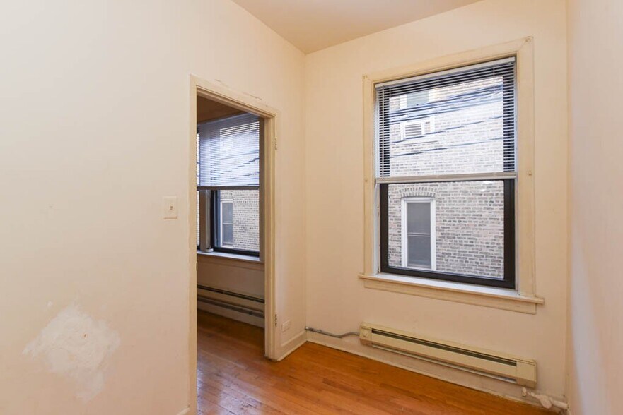 Building Photo - 1055 W George St