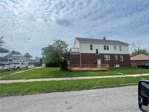 Building Photo - 44 Magnolia St