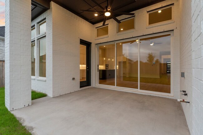 Building Photo - 26915 Longwood Ledge Ln