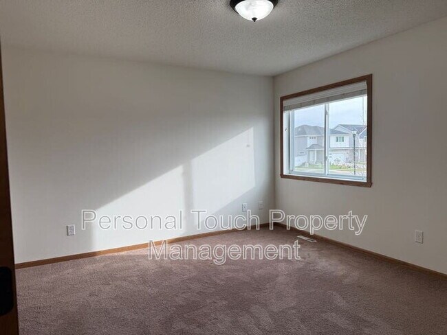 Building Photo - 2580 5th St W