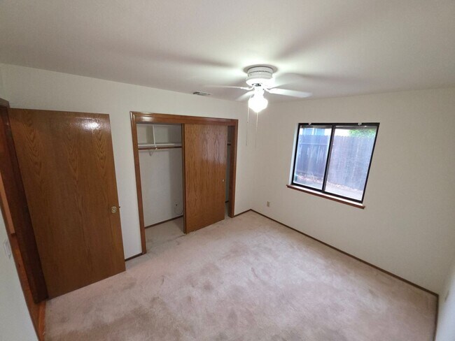 Building Photo - Charming Single-Story Home in Lincoln - Av...