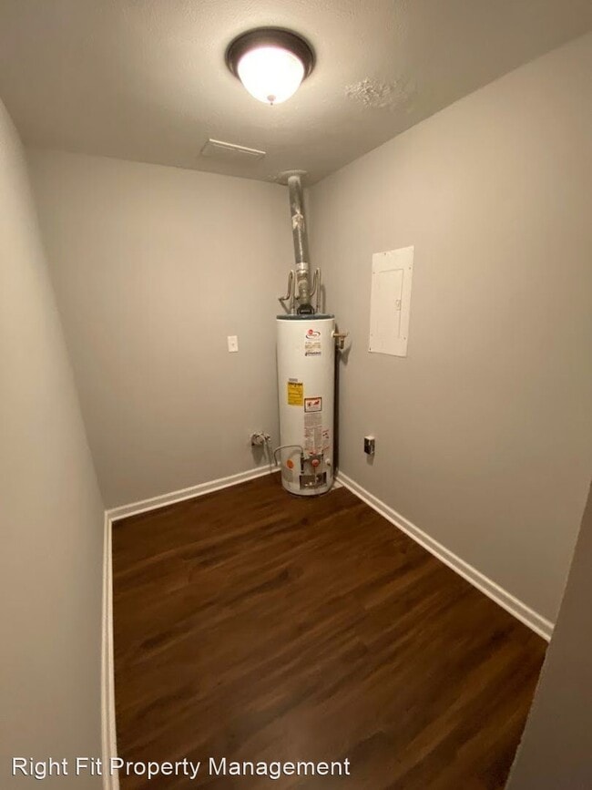 Building Photo - 3 br, 2 bath House - 5330 Delray Drive