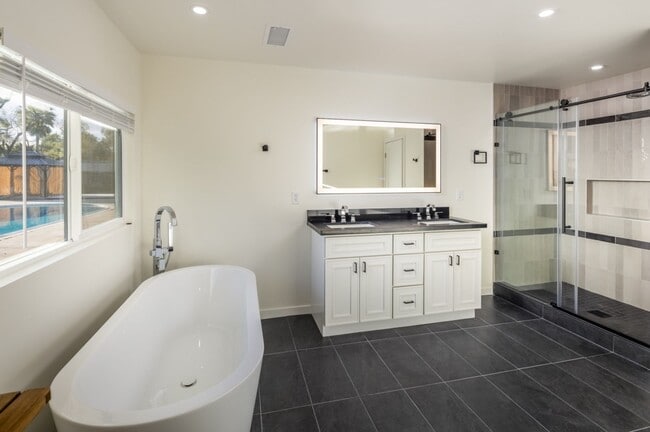 Building Photo - Charming Updated Home in Poway!