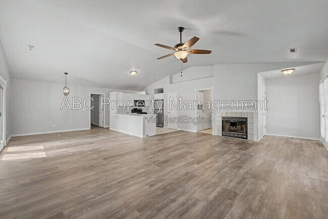 Building Photo - 3345 W Essex Dr