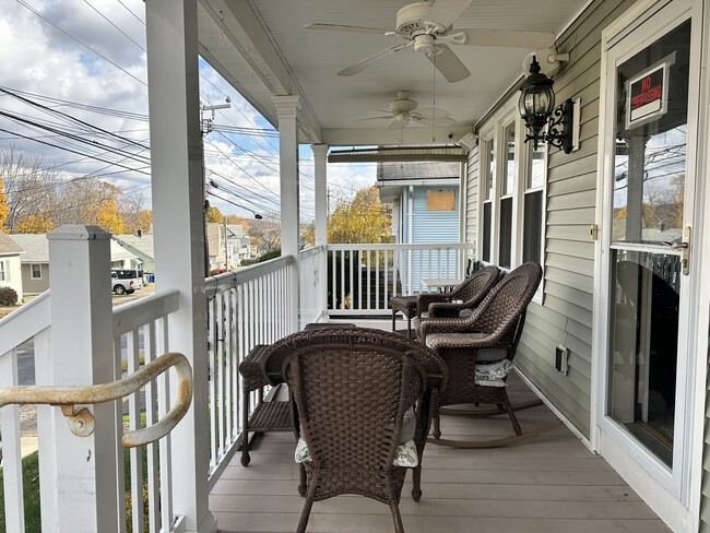 Building Photo - 105 S St Ext