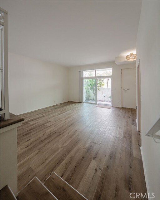 Building Photo - 423 2nd St