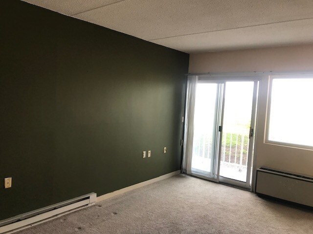 Building Photo - 100 Cove Way