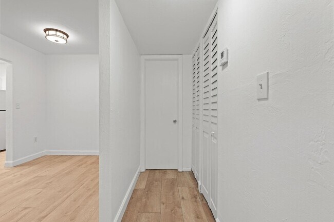Building Photo - 7831 SW 56th St