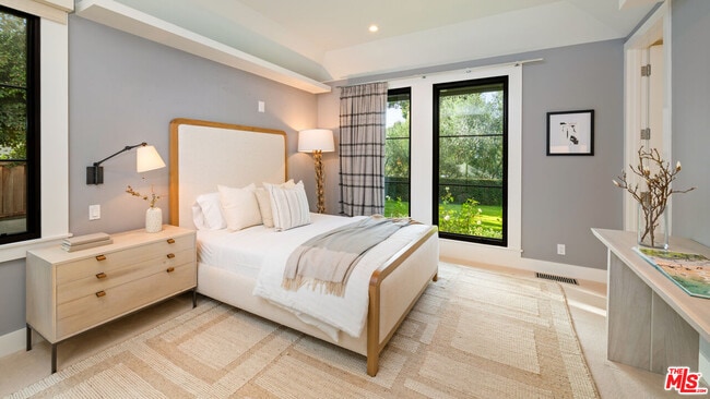 Building Photo - 720 Amalfi Dr