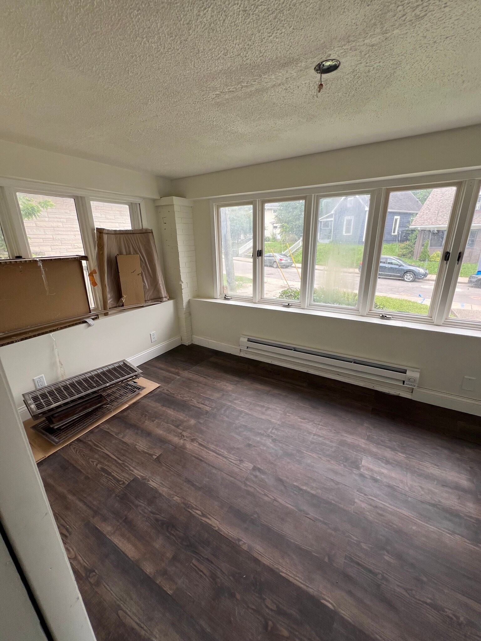 Sunroom - 1235 Tecumseh St