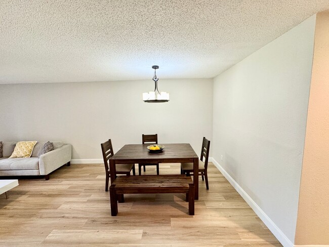 Building Photo - Dr. Phillips 3 Bed 2 Bath For Rent at soug...