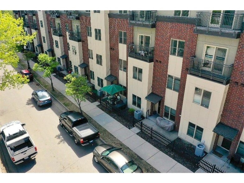 Building Photo - 2900 11th Ave S