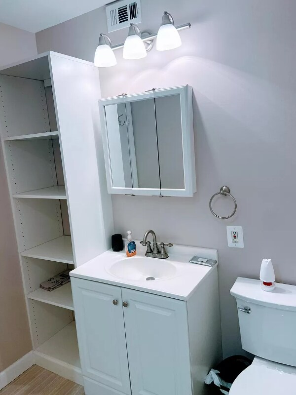 Building Photo - 1059 W Barre St