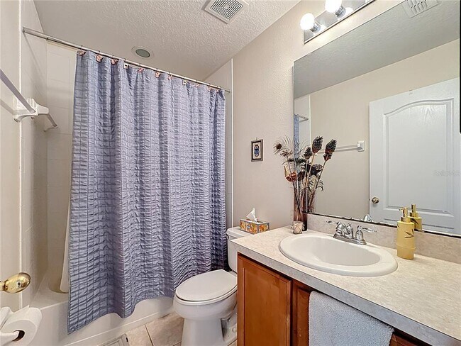Building Photo - 526 Henley Cir