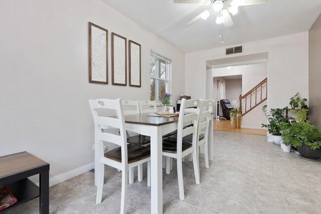 Building Photo - 818 Dunbar Ct