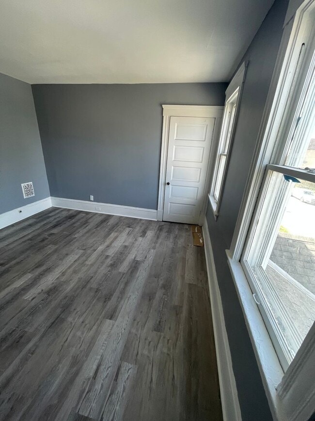 Building Photo - Great 2 Story 3 bedroom Section 8 accepted