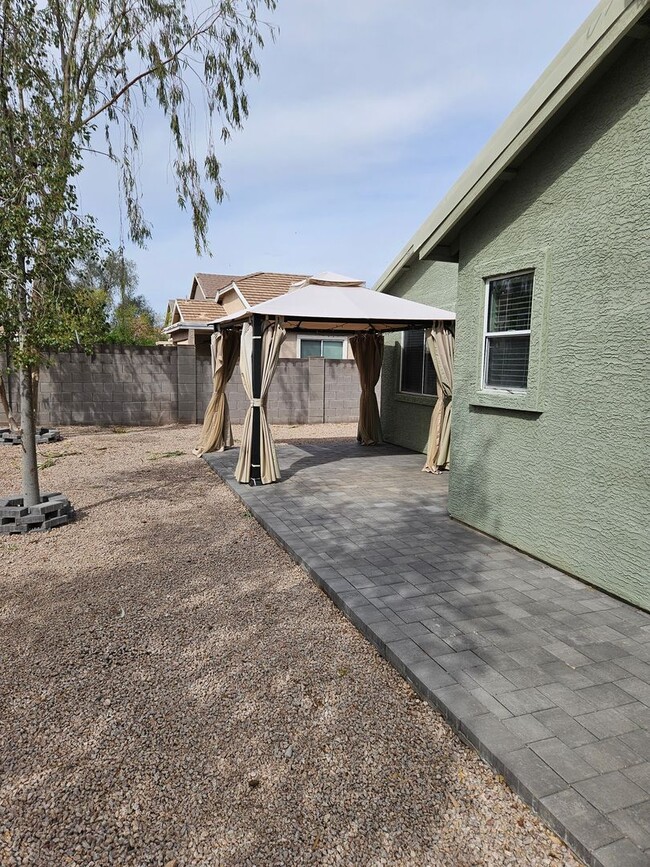 Building Photo - 3 bedroom 2 bath home in Apache Junction