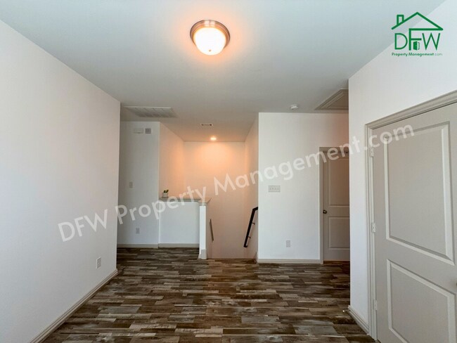 Building Photo - 3 Bed/2.5 Bath Home for Lease in Arlington – 2 Living Areas, Pool, Courts & Trails Nearby!