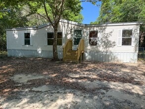 Building Photo - 6010 Robin Rd