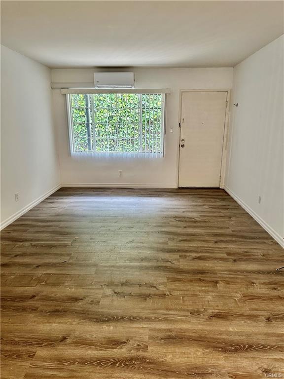 Building Photo - 412 W Elmwood Ave