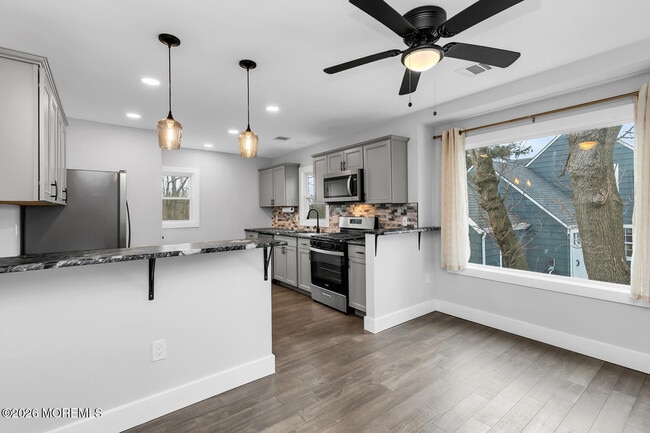 Building Photo - 91 Locust Ave