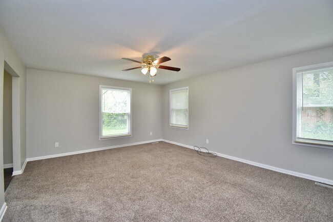 Building Photo - 9571 Beech Dr