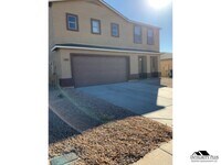 Building Photo - 4 bedroom 3 bath