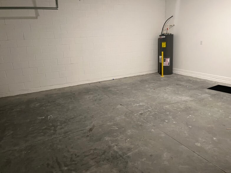 Building Photo - 801 Lemon Ave